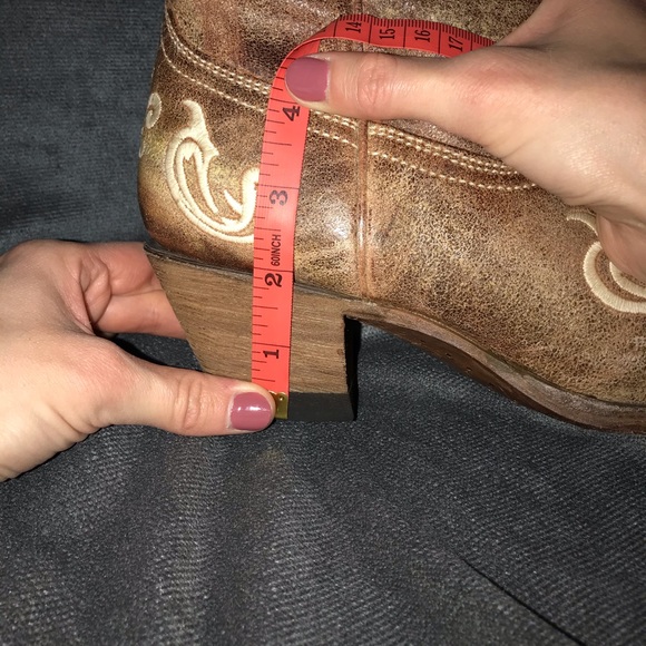 Corral Ladies Honey Cortez Cleff Embroidery - Picture 4 of 10